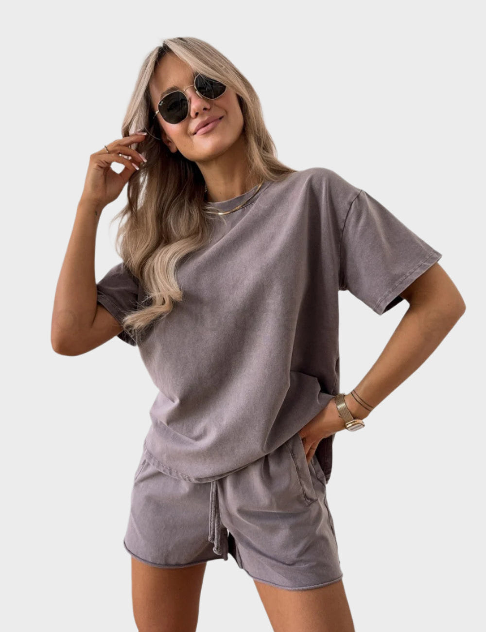 Casual sett med T-skjorte og joggebukse