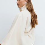 Elegant cape for dame med belte