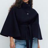 Elegant cape for dame med belte