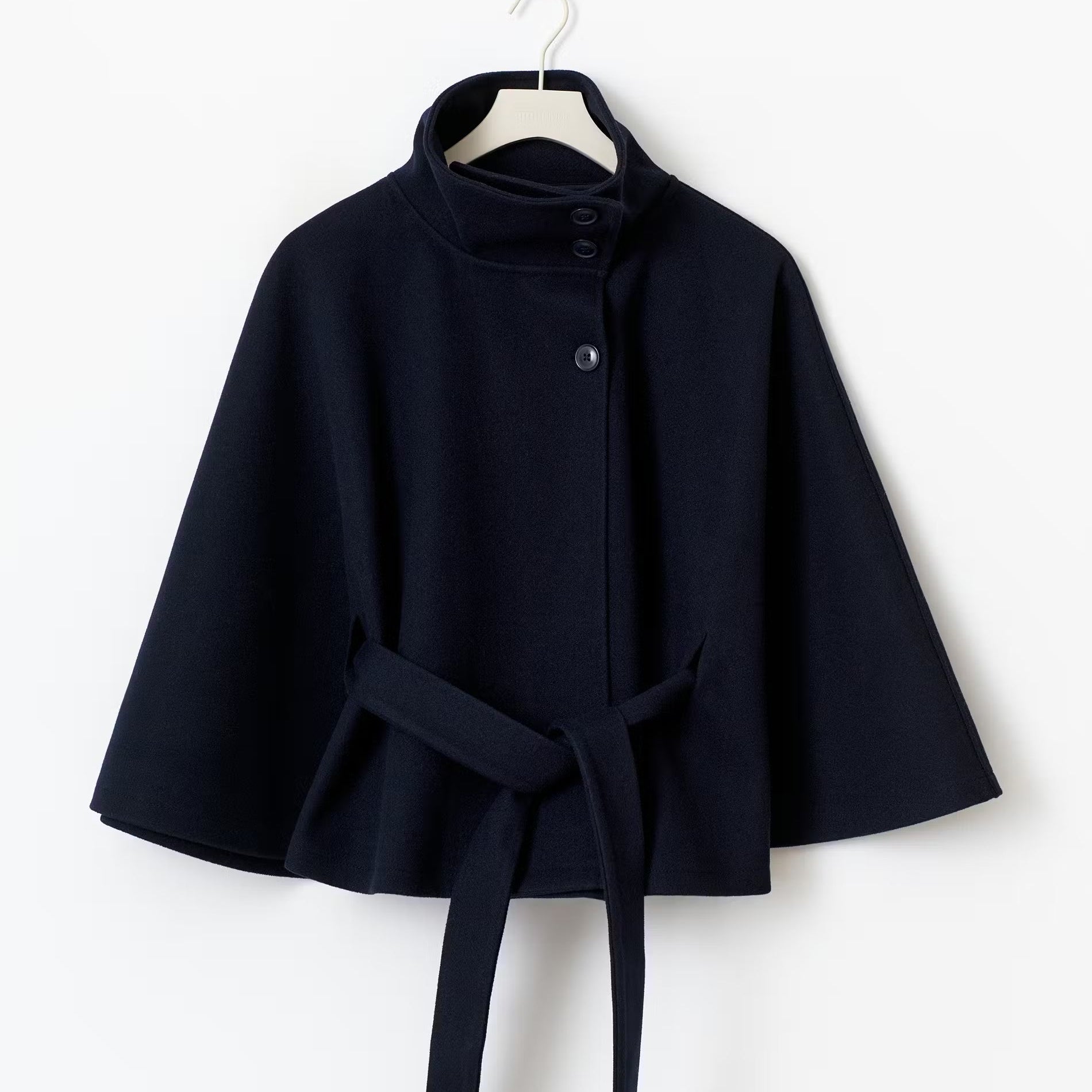 Elegant cape for dame med belte