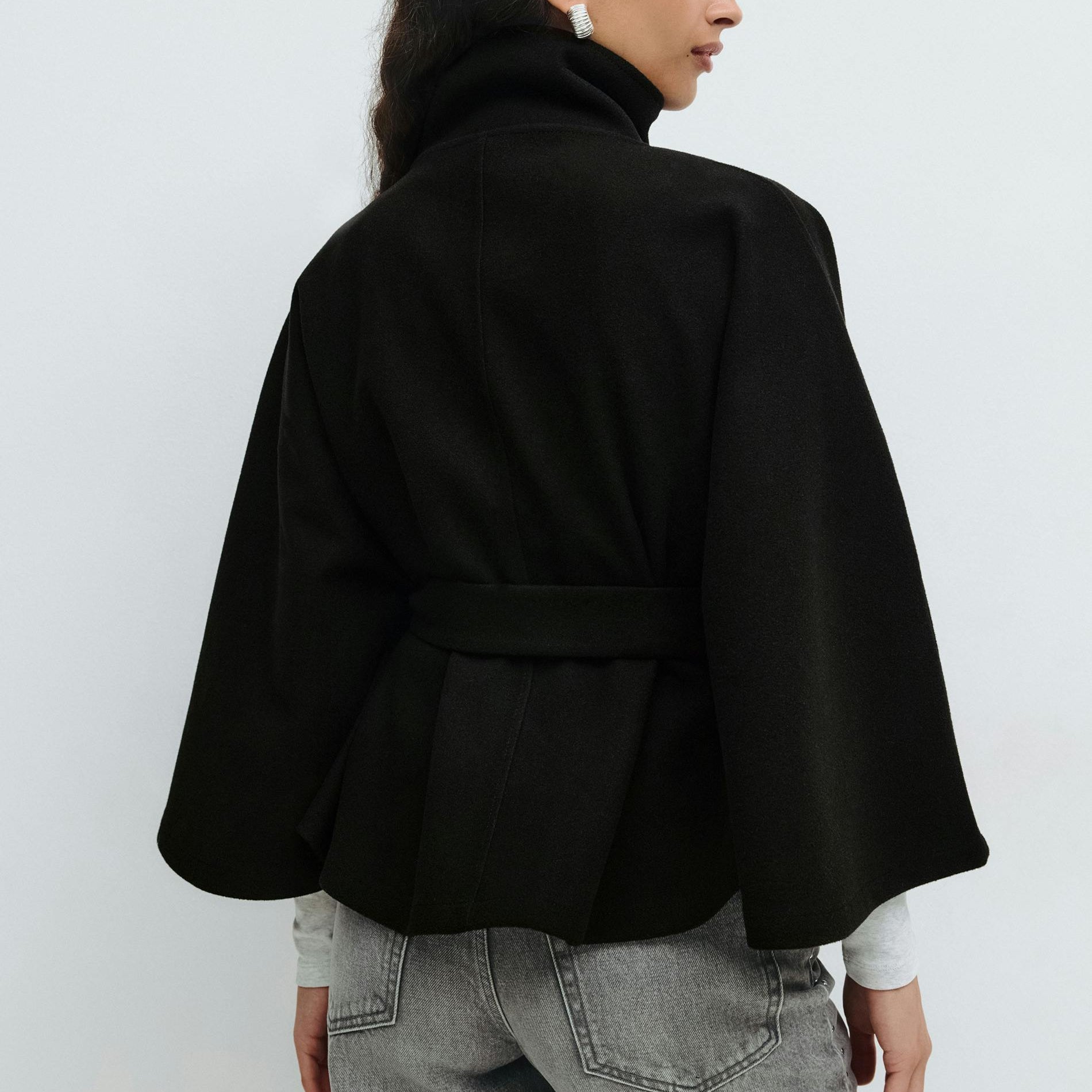 Elegant cape for dame med belte