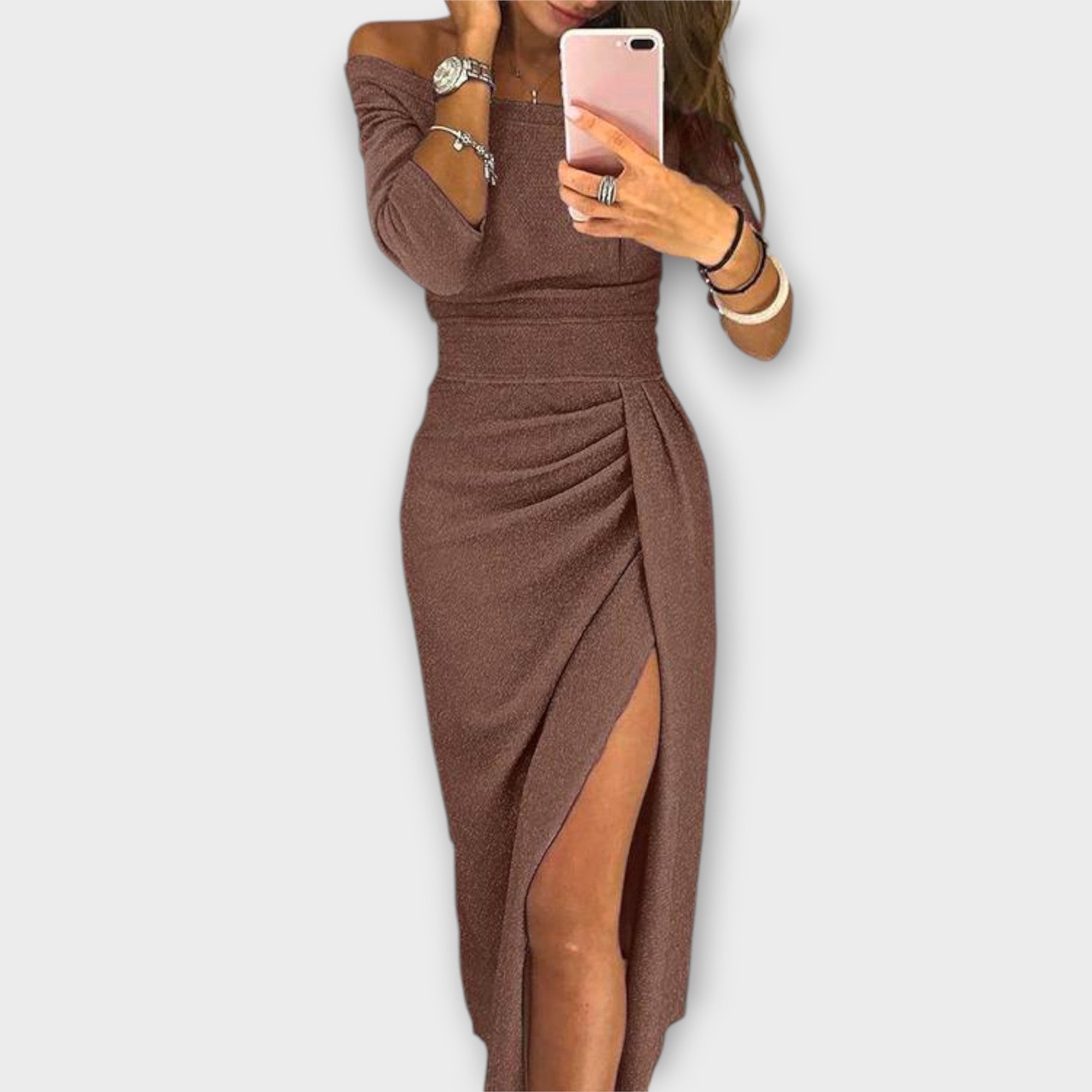Lena – Elegant kjole med bare skuldre