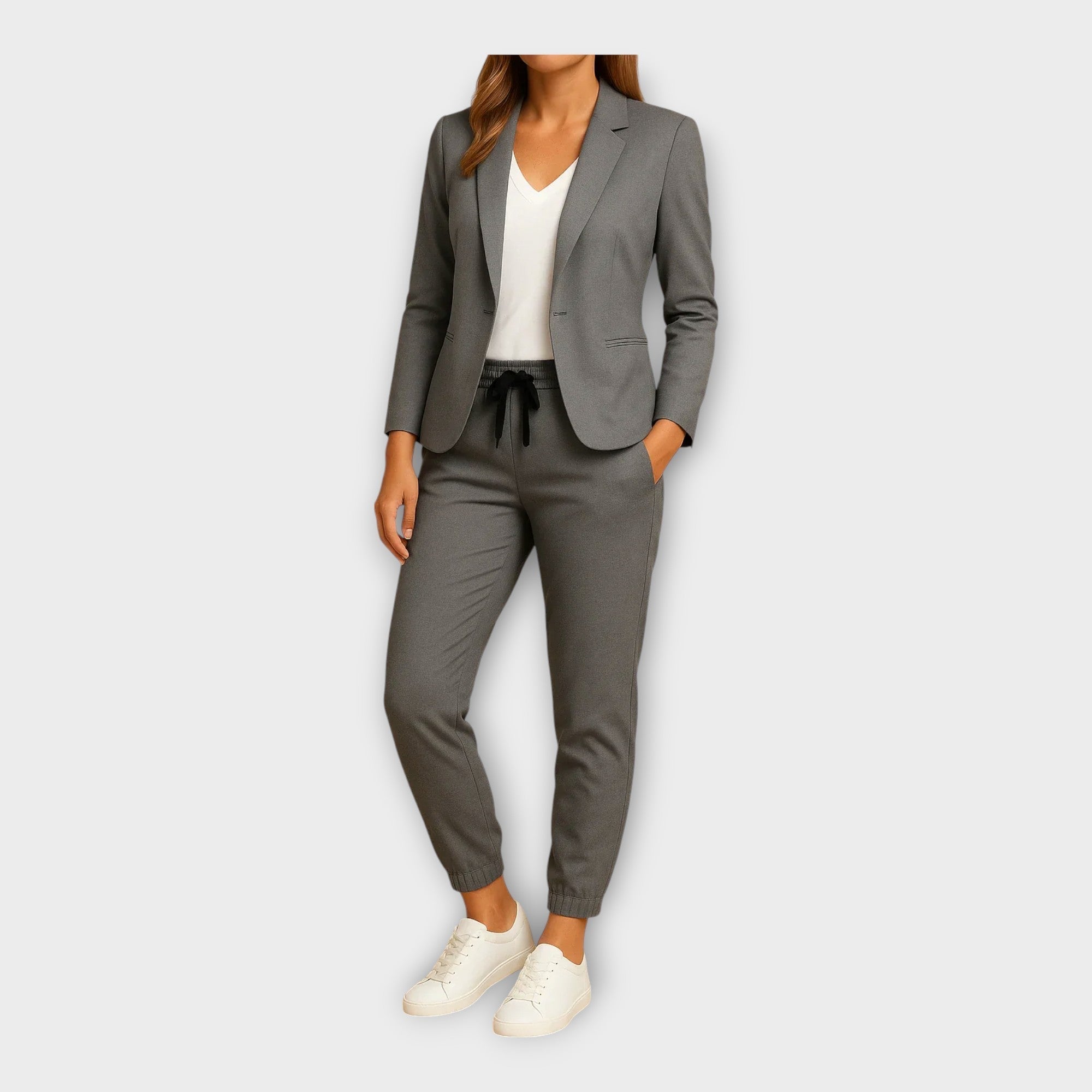 Nikol – Dress med blazer og joggebukser