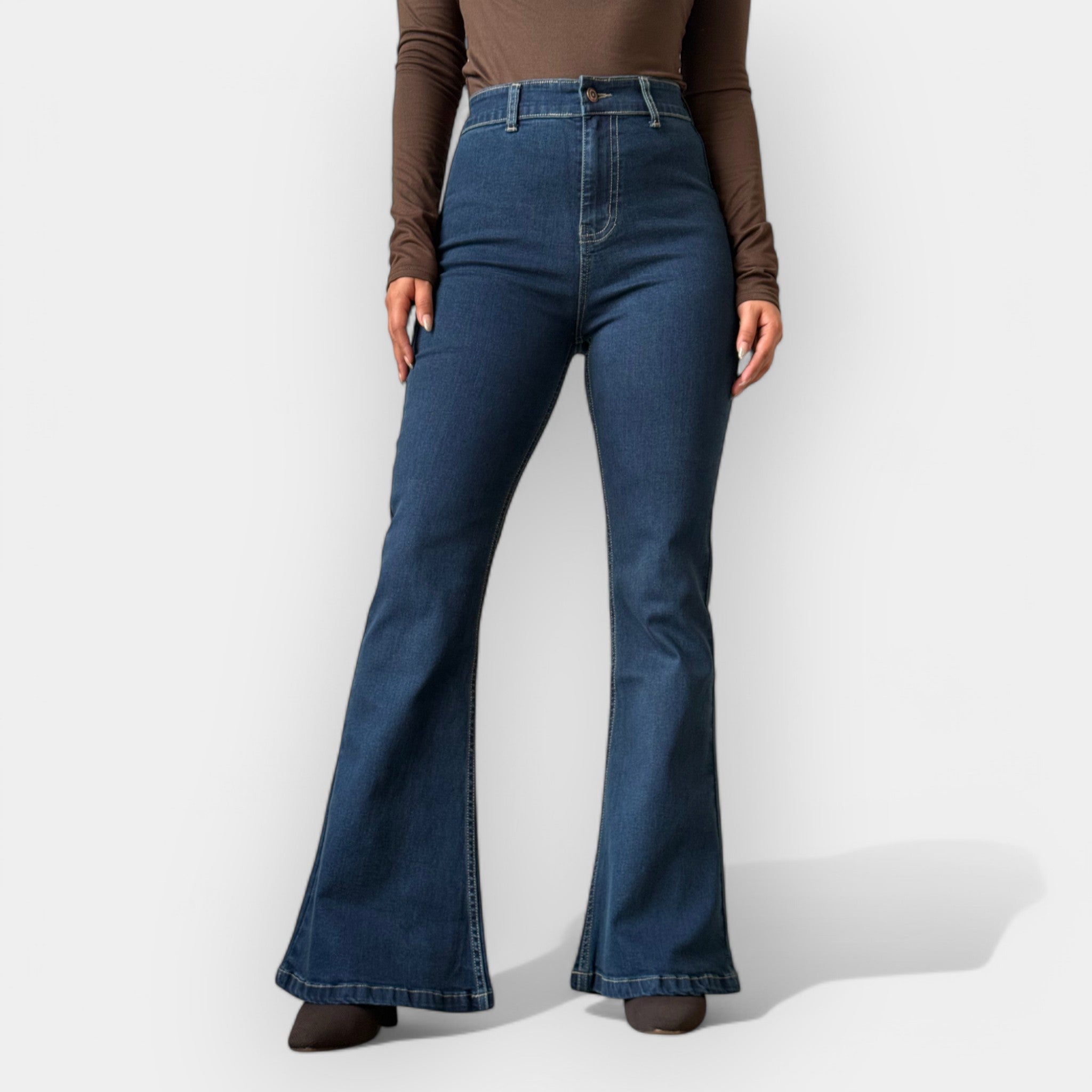 Barbora – Flarejeans med høyt liv