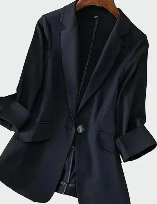 Adriana – Blazer i moderne snitt