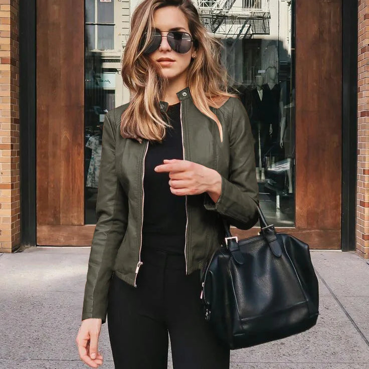 Figursydd skinnjakke – dristig eleganse med rocka stil