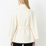 Elegant cape for dame med belte