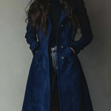 Lang damekåpe i trench-stil med knapper
