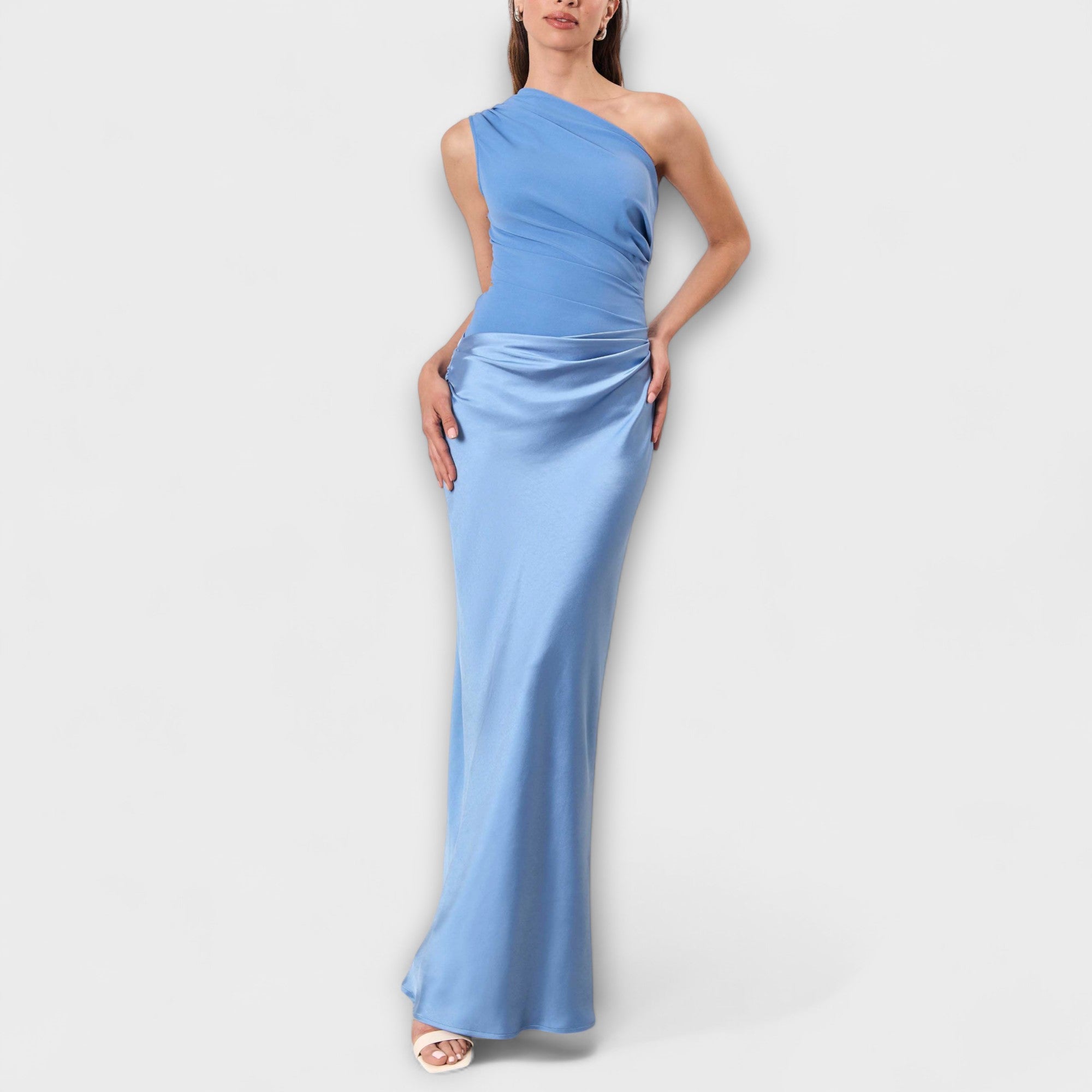 Elegant maxikjole med én skulder