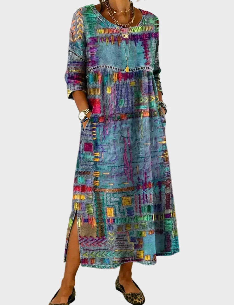Inaya – Denimkjole med etnisk patchwork