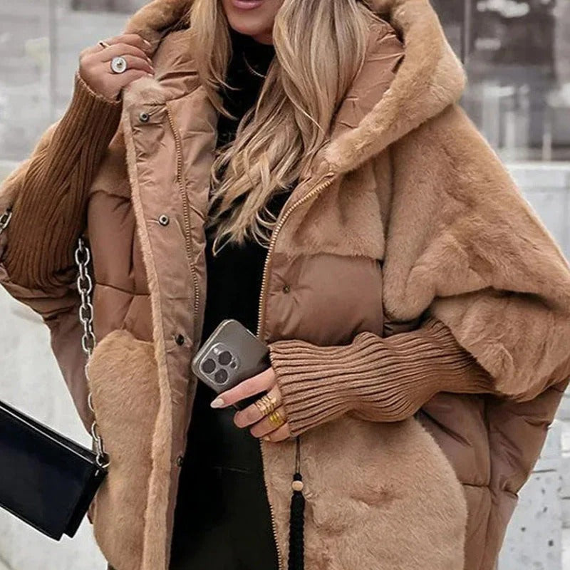 Dominika – Vattert kåpe med hette