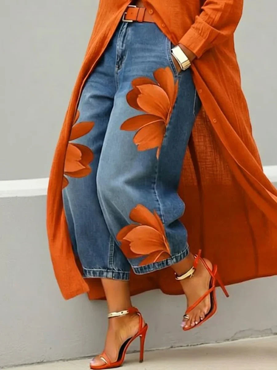Esley | Lang skjorte og jeans med blomstermotiv