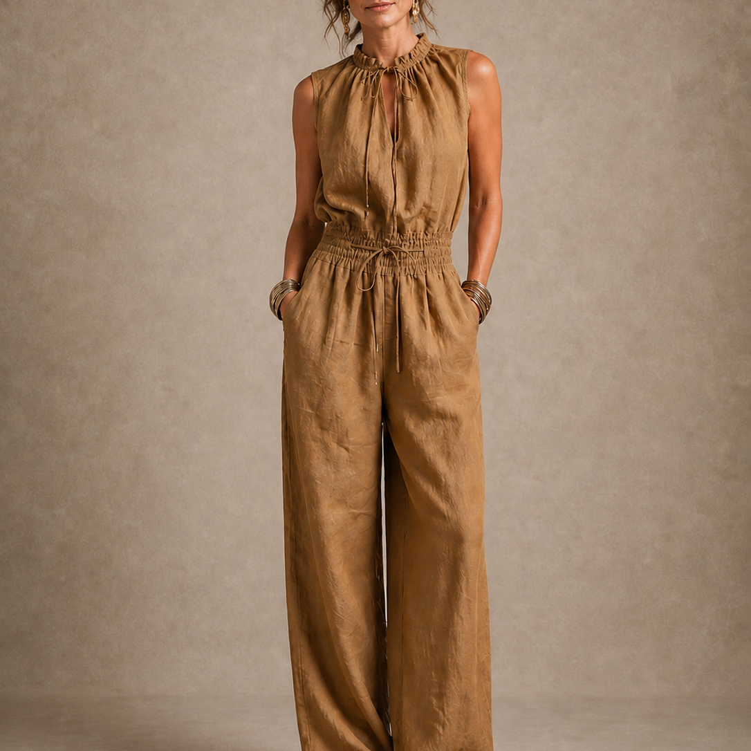Celia | Ermeløs jumpsuit med knyting