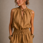 Celia | Ermeløs jumpsuit med knyting