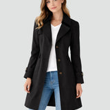 Trenchcoat for dame med klassisk krage og knapper