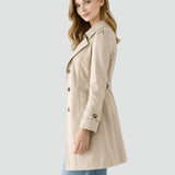 Trenchcoat for dame med klassisk krage og knapper